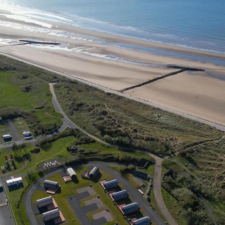 Hotel Ffrith Beach Glamping With Hot Tub Prestatyn Exteriér fotografie