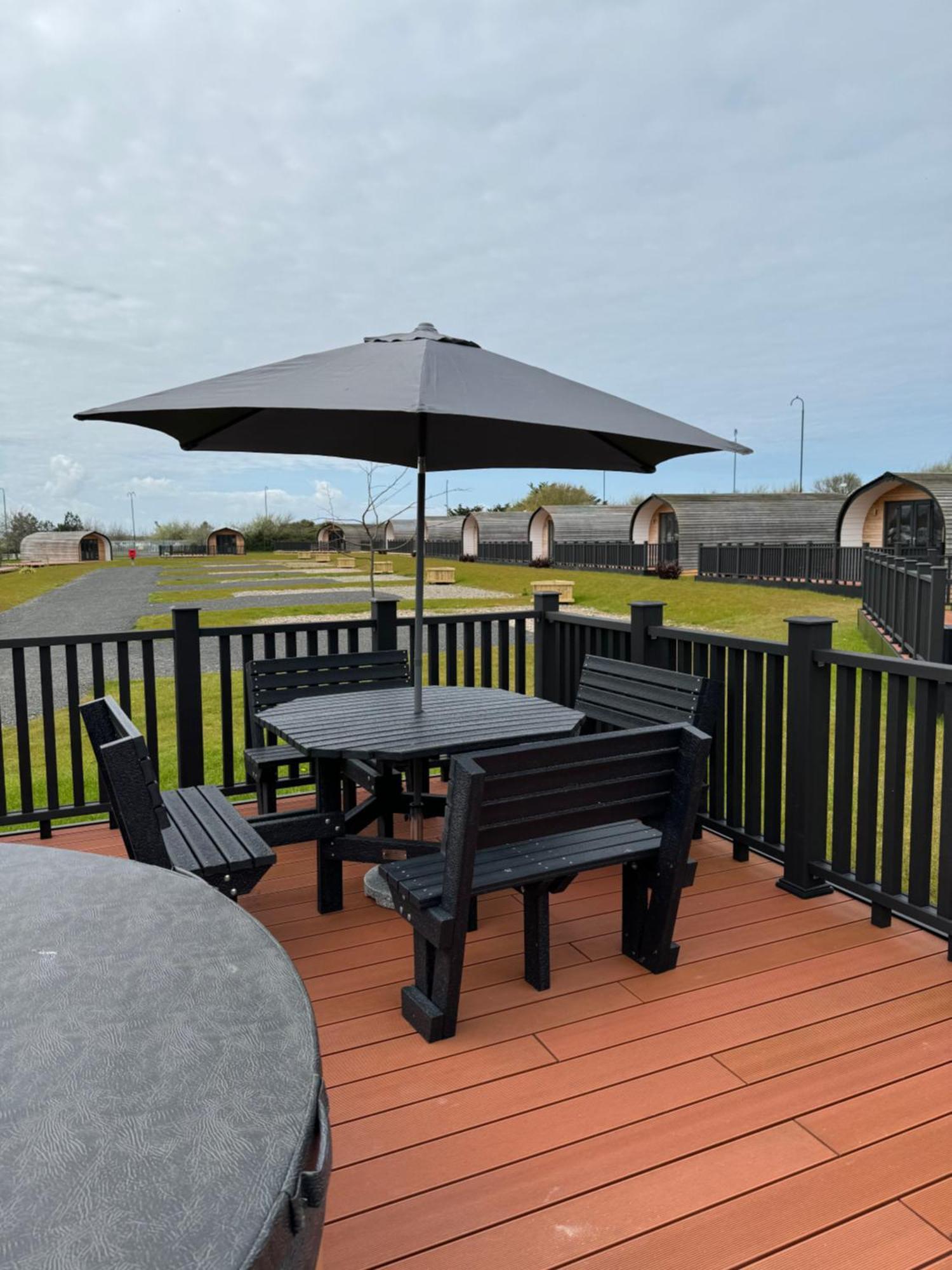 Hotel Ffrith Beach Glamping With Hot Tub Prestatyn Exteriér fotografie