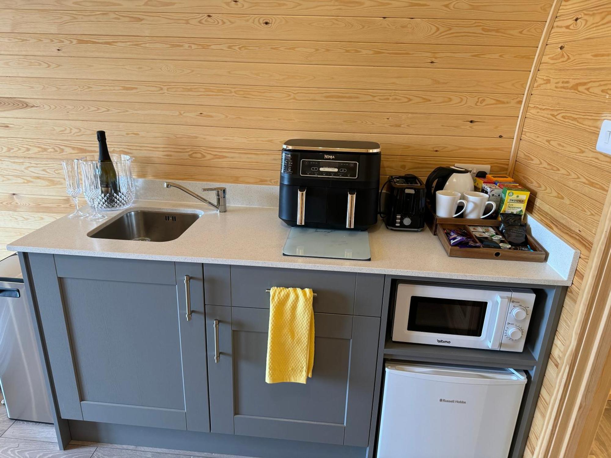 Hotel Ffrith Beach Glamping With Hot Tub Prestatyn Exteriér fotografie