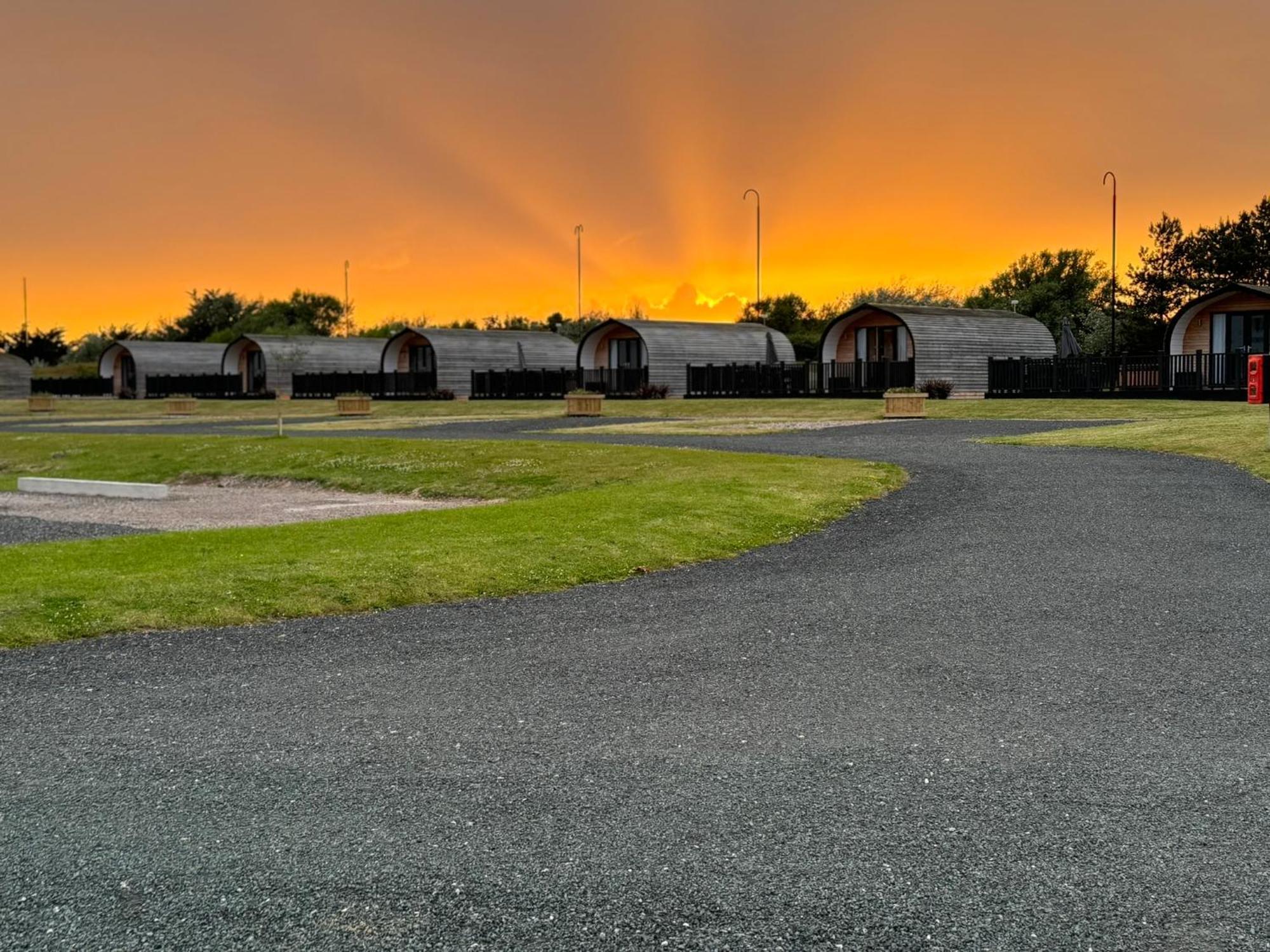Hotel Ffrith Beach Glamping With Hot Tub Prestatyn Exteriér fotografie