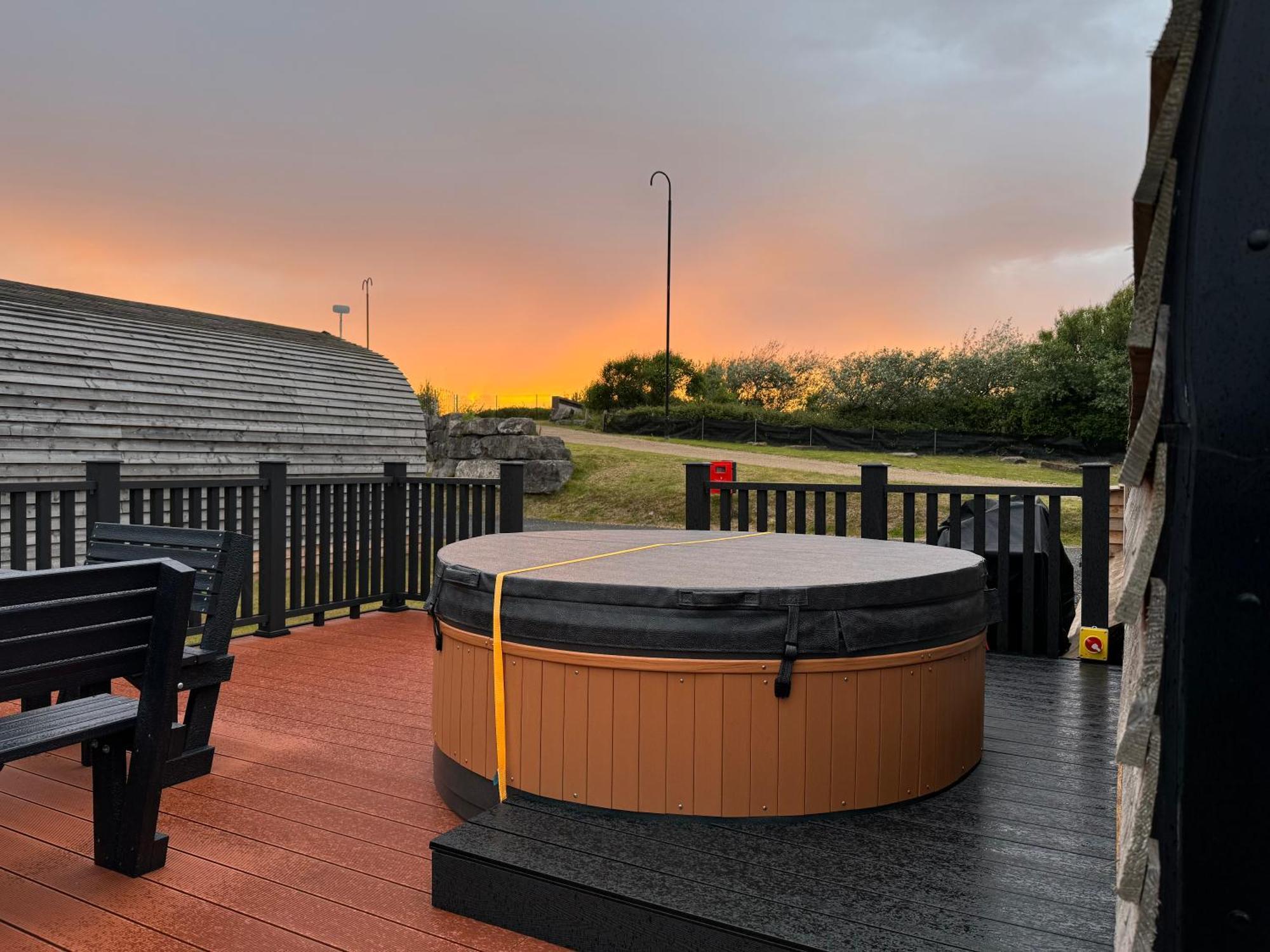Hotel Ffrith Beach Glamping With Hot Tub Prestatyn Exteriér fotografie